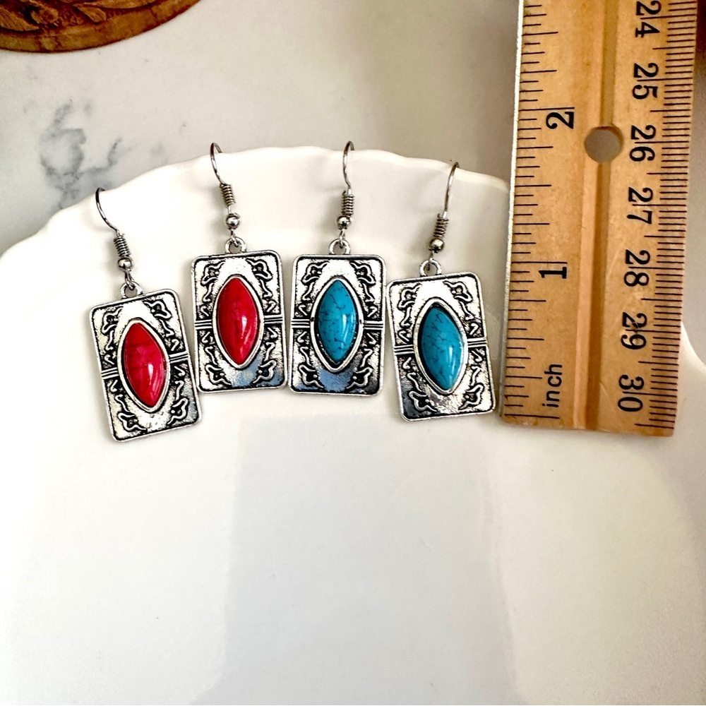 3/$22🩶 Pair Faux Turquoise & Red Stone Earrings Silver Southwestern Western - Picture 6 of 7